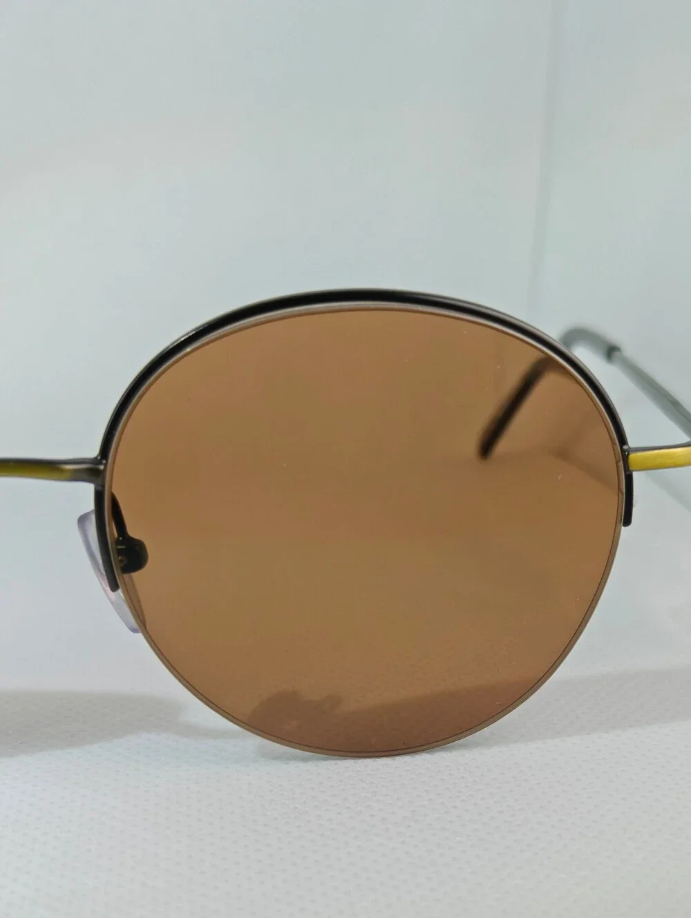 Sun Albee. Gold Classic Round Antique Gold Frame. Semi Rimless.
